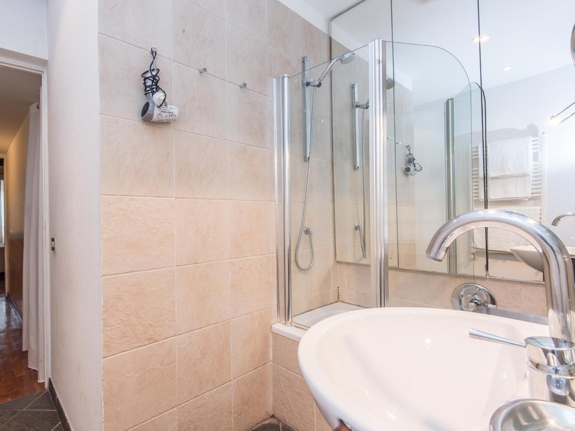 Spacious 2br In The Historic Center *