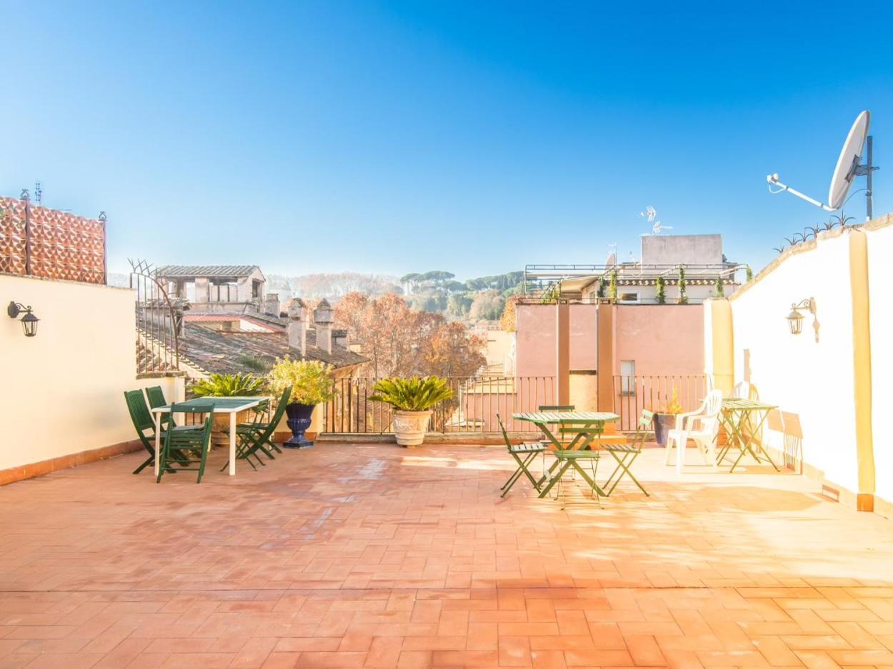 Spacious 2br In The Historic Center Roma
