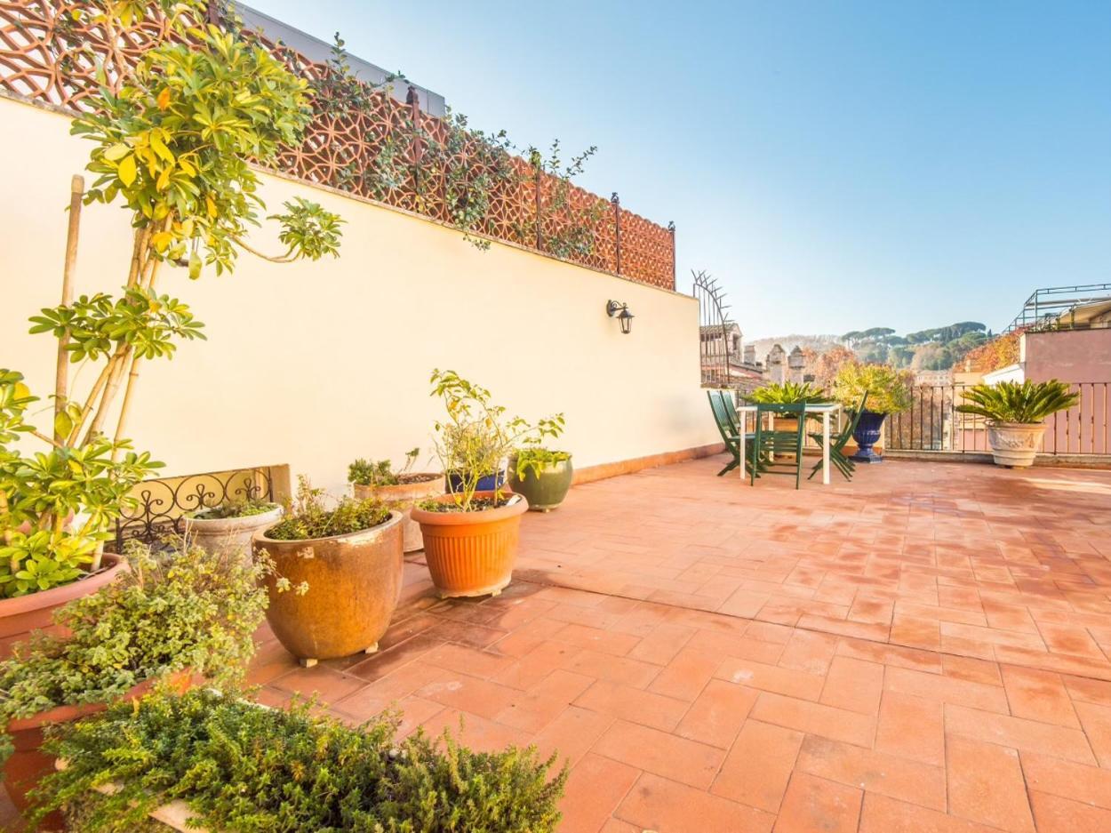 Spacious 2br In The Historic Center Roma